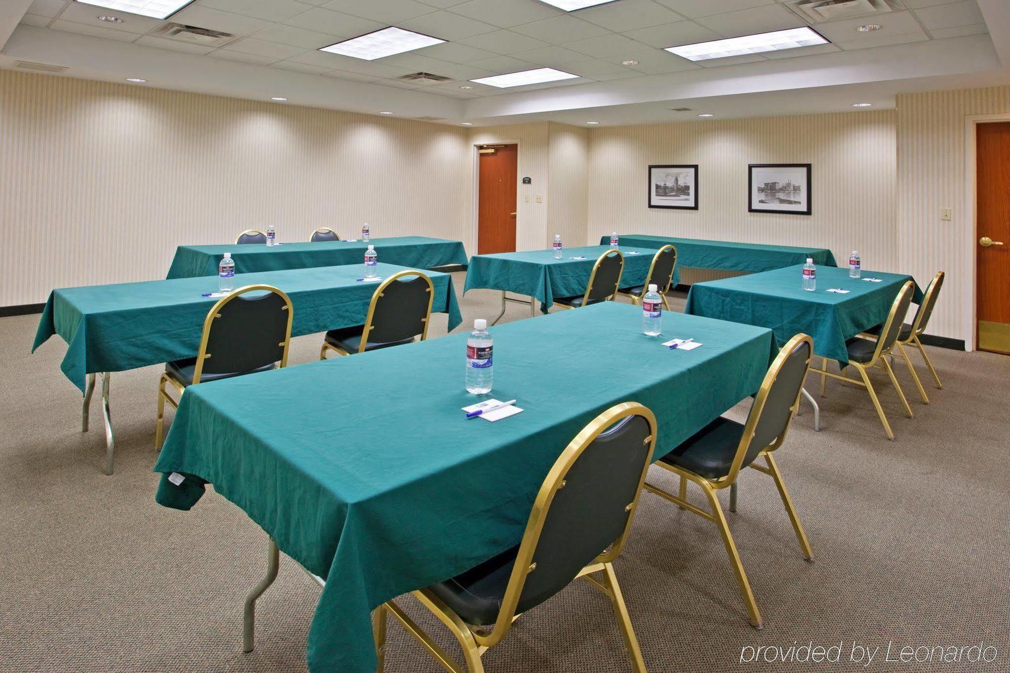 Holiday Inn Express Hotel & Suites Pittsburgh-South Side, An Ihg Hotel Bagian luar foto